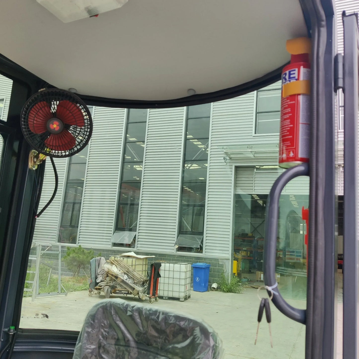 TYPHON Terror X Mini Excavator – 2,500lb Trench Digger w Cabin USA