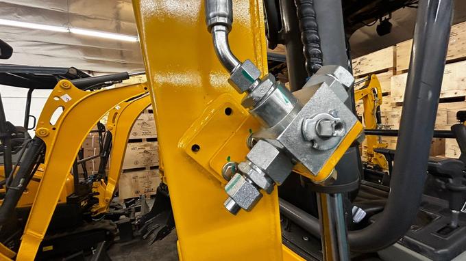 AGT Shantui 1.8-Ton Mini Excavator with Kubota Engine and Swing Boom