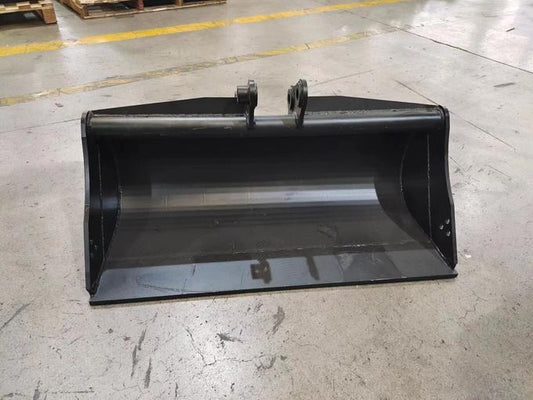 TYPHON 2.5 Ton Mini Excavator Attachment Plain Bucket 800mm 31" Mud Bucket
