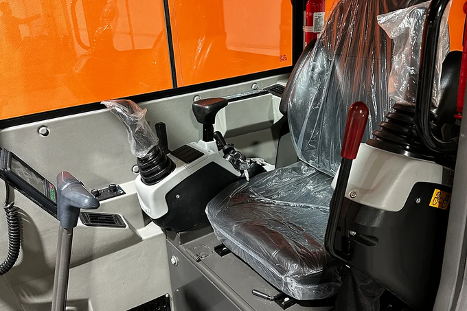 KYMRON® XH42D Pro Series Excavator with Thumb + Cab w/ AC &amp; Radio