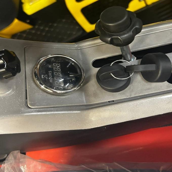 QK18K-C Mini Excavator with Kubota Engine – Swing Boom &amp; Hydraulic Thumb by Machinerylol