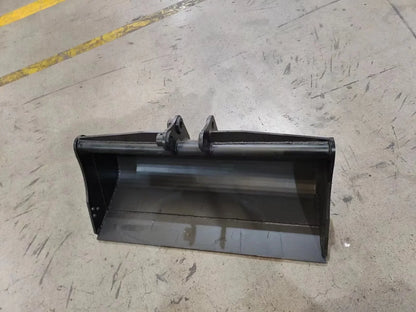 TYPHON 2.5 Ton Mini Excavator Attachment Plain Bucket 800mm 31" Mud Bucket